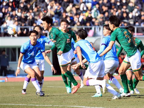 【高校サッカー】プレミア王者・青森山田、pk戦で初戦突破 苦戦も土壇場で同点、勝負強さ発揮 サッカー写真ニュース 日刊スポーツ