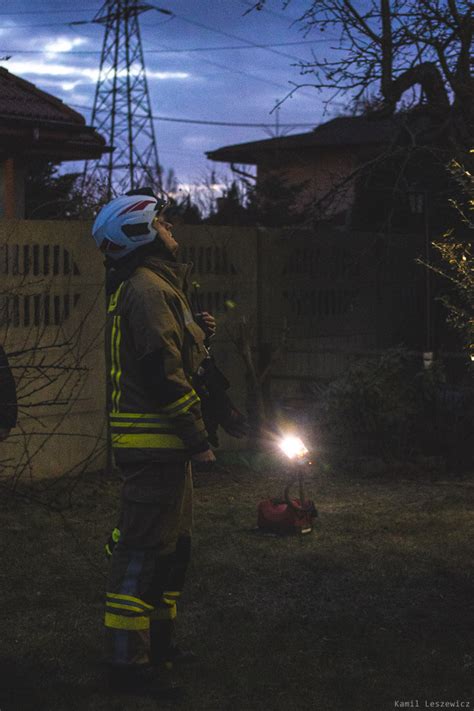 Zerwana Blacha I Podbitka Dachu Drugi Dzie Porywistego Wiatru Osp