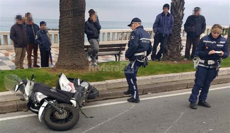 Sanremo Pauroso Schianto In Corso Imperatrice Due Ragazzi All