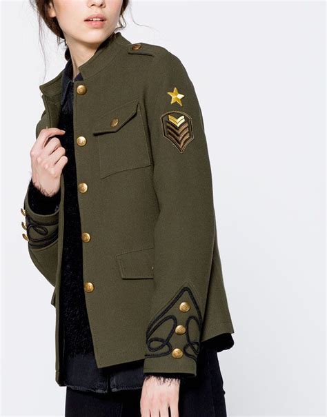 Cazadora Tipo Militar Cazadoras Ropa Mujer Pull Bear Espa A