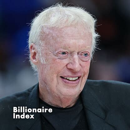 Phil Knight & Family Early Life, Net Worth, Family & Biography