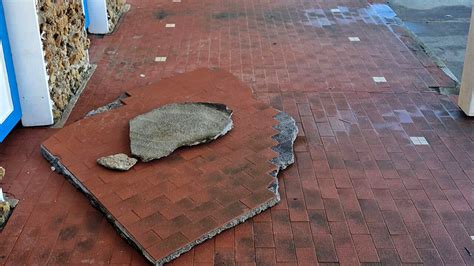 Livorno Devastata Dalle Mareggiate Le Immagini Dal Lungomare