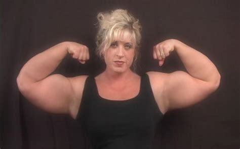 Female Bodybuilder Flexes Her Huge Biceps By Musclewomen On Deviantart