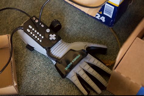 High Tech Sports Gloves Dave Bullock Eecue On