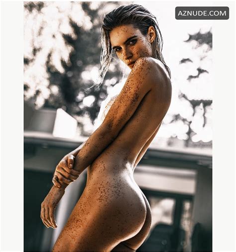 Chloe Holmes Nude And Sexy Photo Collection Aznude