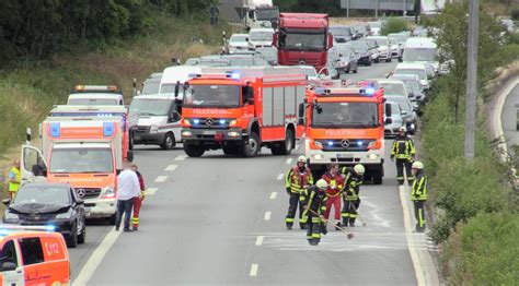 Monheim Auffahrunfall auf der A59 sorgt für langen Stau