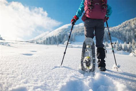 Ciaspolata Cosa Serve Per Iniziare E I Benefici Di Camminare Sulla Neve