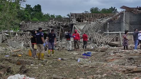 Bikin Ngeri Arwah Korban Ledakan Petasan Di Blitar Datangi Warga Lewat