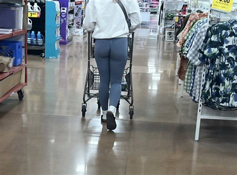 Blonde Shopping With TIGHT Blue Leggings Part Spandex Leggings Yoga Pants Forum