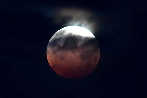 See Incredible Photos of the Super Blood Moon Eclipse 2021