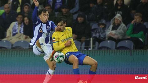 Rodrigo Gomes E O Triunfo Do Estoril Frente Ao Fc Porto Um Ponto De