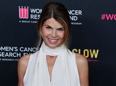 Lori Loughlin Admits She Isnt Perfect After Admissions Scandal