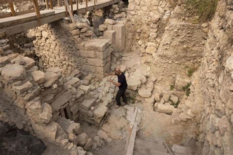 Archaeologists Make Incredible Discovery in Jerusalem (Photos)