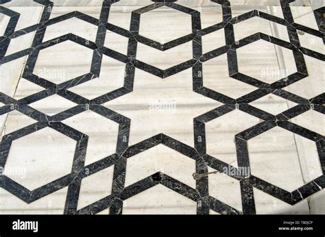 Black And White Floor Tiles Hi Res Stock Photography And Images Alamy