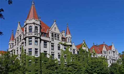 Melhores Faculdades Eua - Descubra quais são as melhores faculdades dos Estados Unidos - Crimson ...