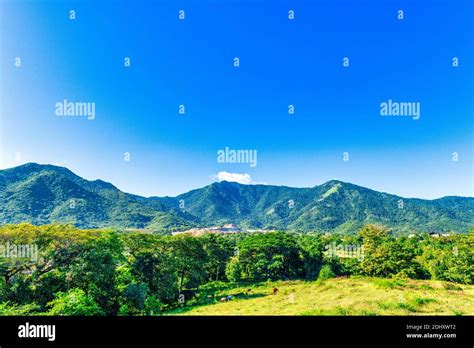 Sierra maestra mountains cuba hi-res stock photography and images - Alamy