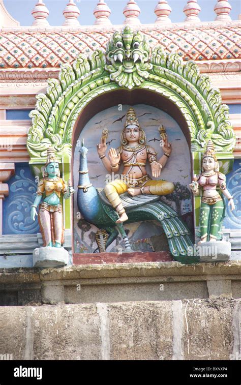 Statues of hindu god shiva Fotos und Bildmaterial in hoher Auflösung