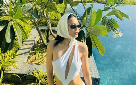 Ninh Dương Lan Ngọc diện bikini cắt xẻ táo bạo khoe gò bồng đảo lấp ló Saostar vn