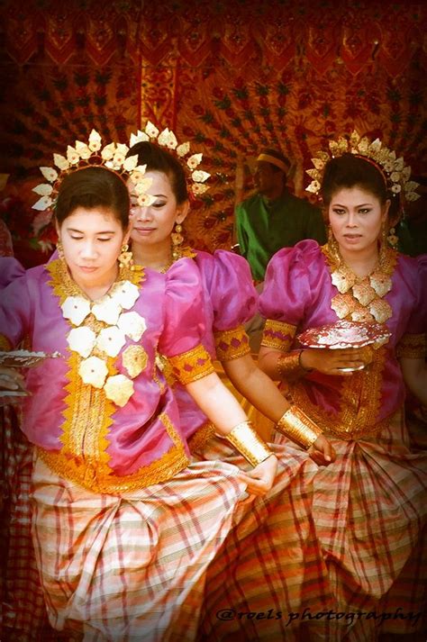 Traditional Dance From Tanah Bugis South Sulawesi Indonesia