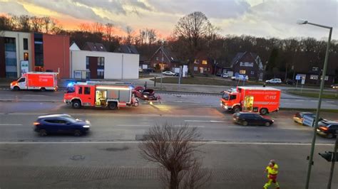 Verkehrsunfall Vor Feuer Und Rettungswache Einsatzbericht Bottrop