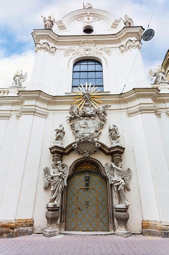 Pintu Masuk Ke Gereja St John Dan Loreto Brno Foto Stok Unduh Gambar