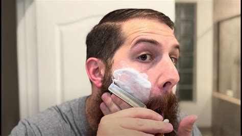 How To Line Up Your Beard With A Straight Razor Youtube