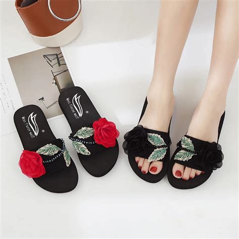 Newest Woman Flipflops Fashion Floral Designer Slippers Embroider