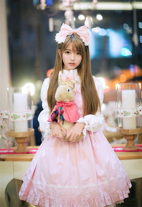 Tan chảy với vẻ đẹp của hot girl sở hữu thân hình S line chuẩn