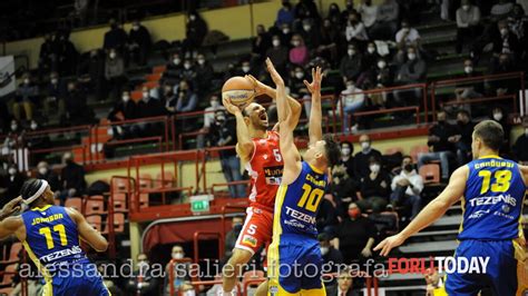 Unieuro Il Derby Contro Ravenna Si Giocher A Faenza Sar Un Marzo