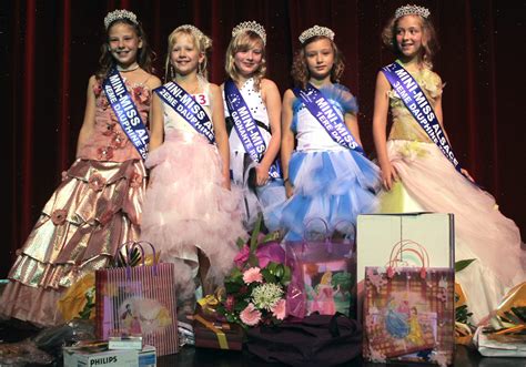 Le S Nat Signe La Fin Des Concours De Mini Miss Elle