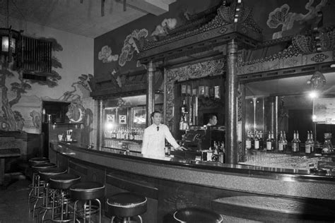 Photo Chicago Nankin Restaurant Bar And Bartender 1956