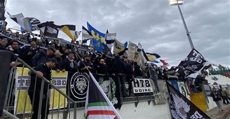 Il Derby Del Triveneto E DiCioffi Tifosi Udinese In Corteo Per La