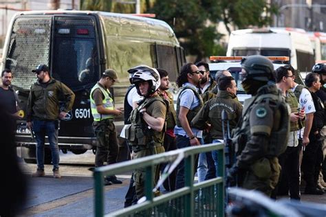 Carabinero Da Muerte A Sujeto Que Le Dispar Tras Arrebatarle Su Arma