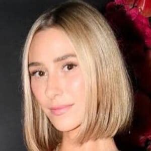 Ashley Avignone - Age, Family, Bio | Famous Birthdays