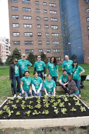 Manhattanville Houses gets a makeover during Earth Week - New York ...