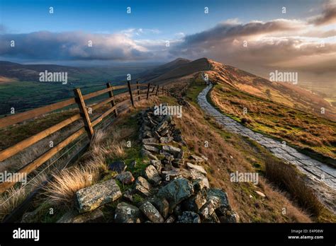 Sunrise Over The Great Ridge, Lose Hill & Hope Valley, Peak District ...