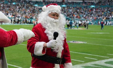 Netflix to stream live NFL on Christmas Day until 2026 - SportsPro