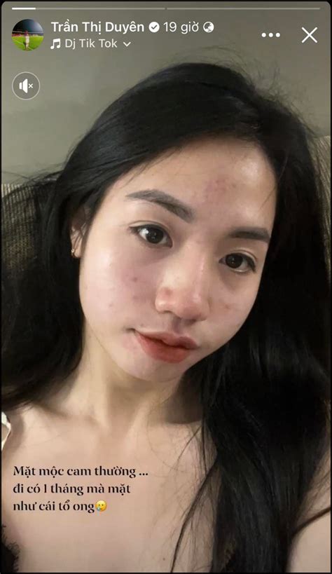 Hot girl đội tuyển nữ chi đậm để cứu vãn nhan sắc sau tháng đi đá bóng hỏng hết da mặt
