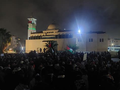 جو 24 مئات الاردنيين قرب سفارة الاحتلال ينددون باغتيال صالح العاروري