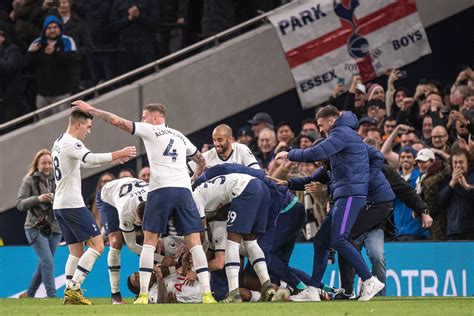 Bielsa Were You Watching Some Leeds Fans React To Tottenham Hotspur