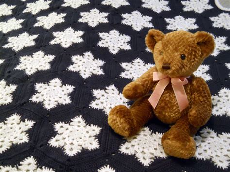 Blue Crochet Snowflake Blanket – It's Better Handmade