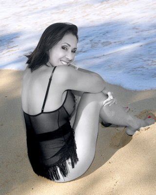 Long Legged Mature Roni Posing On The Beach In Black Lacy Pantyhose Porn Pictures Xxx Photos