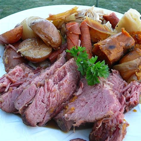 Slow Cooker Corned Beef And Cabbage Artofit