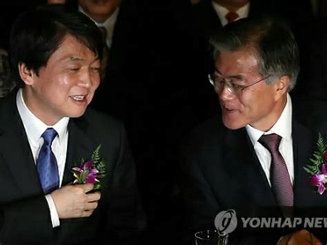 韓国大統領選候補の文氏 安氏に政策提携を提案 Wowkorea（ワウコリア）