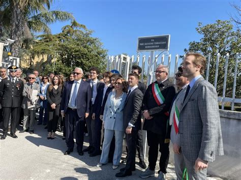 Somma Inaugurata La Nuova Segnaletica Di Via Pomigliano In Onore Del