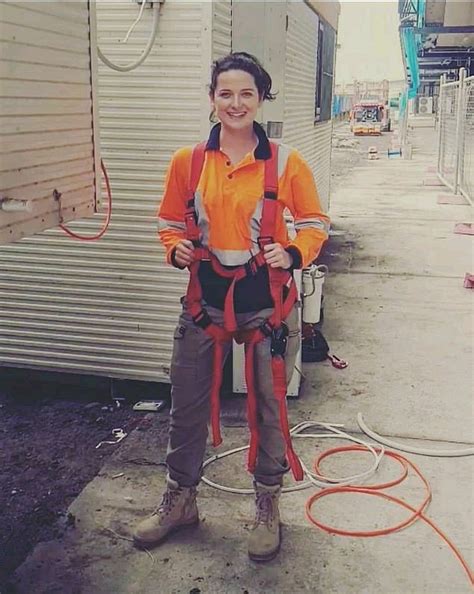 Female Electrician Hits Out At Sexist Tradies After Her Photo On A