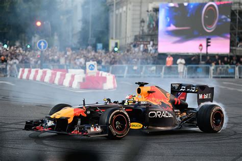 Checo Pérez se exhibe en el Red Bull Showrun Madrid Ahora me gustaría