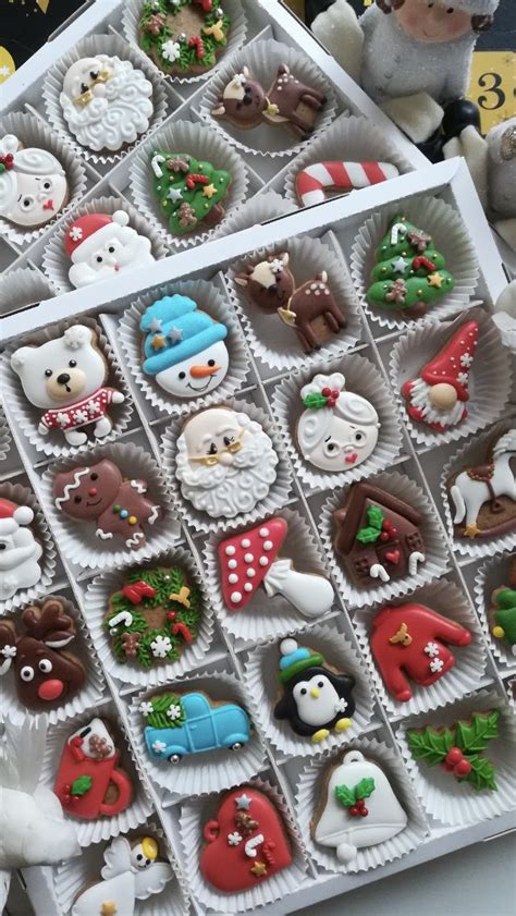 Pin av CZ 13 på decorated cookies Julekaker Mat og drikke Mat