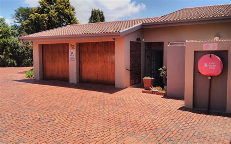 3 Bedroom Townhouse For Sale In Wilro Park RE MAX Of Southern Africa