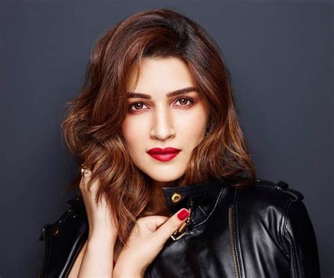 Kriti Sanon Looks Gorgeous In Red Lips Pics Can Fade Away Your Monday